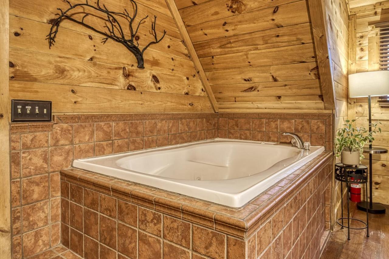 Bridgewood Cabin, Hot Tub, 1089 Of Free Attraction Tickets For Each Paid Day, Dollywood And More! Pigeon Forge Ngoại thất bức ảnh