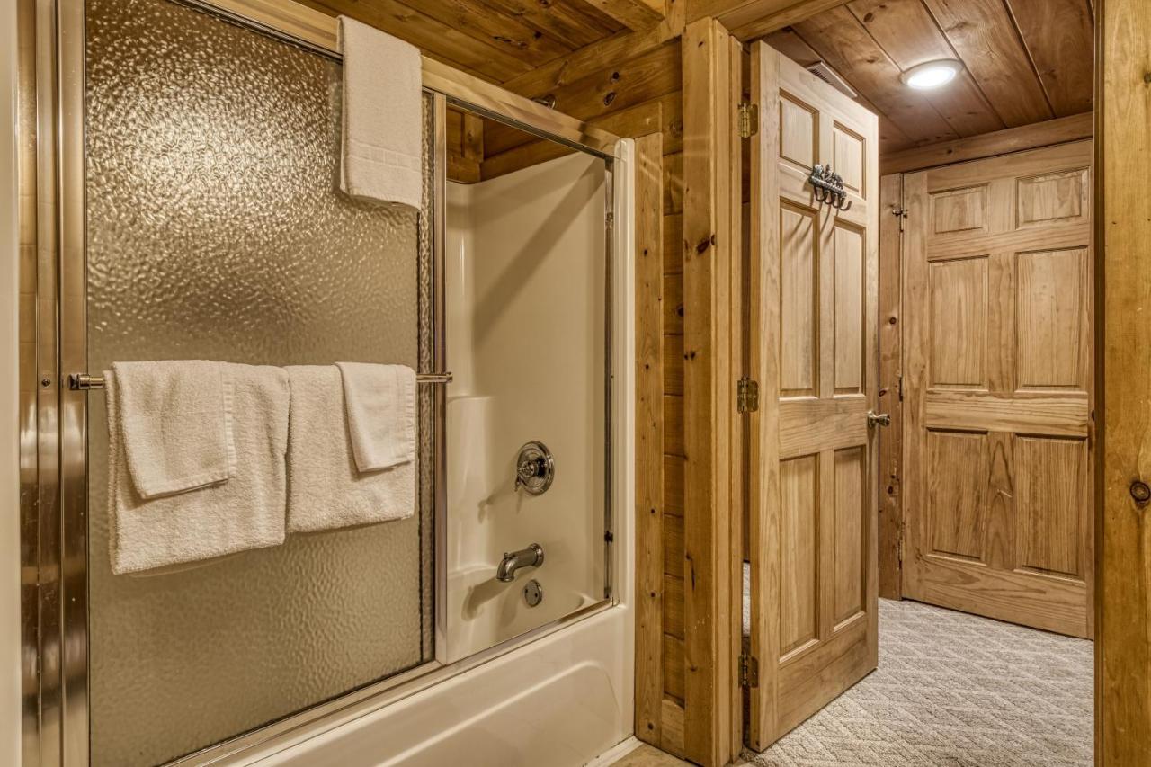 Bridgewood Cabin, Hot Tub, 1089 Of Free Attraction Tickets For Each Paid Day, Dollywood And More! Pigeon Forge Ngoại thất bức ảnh