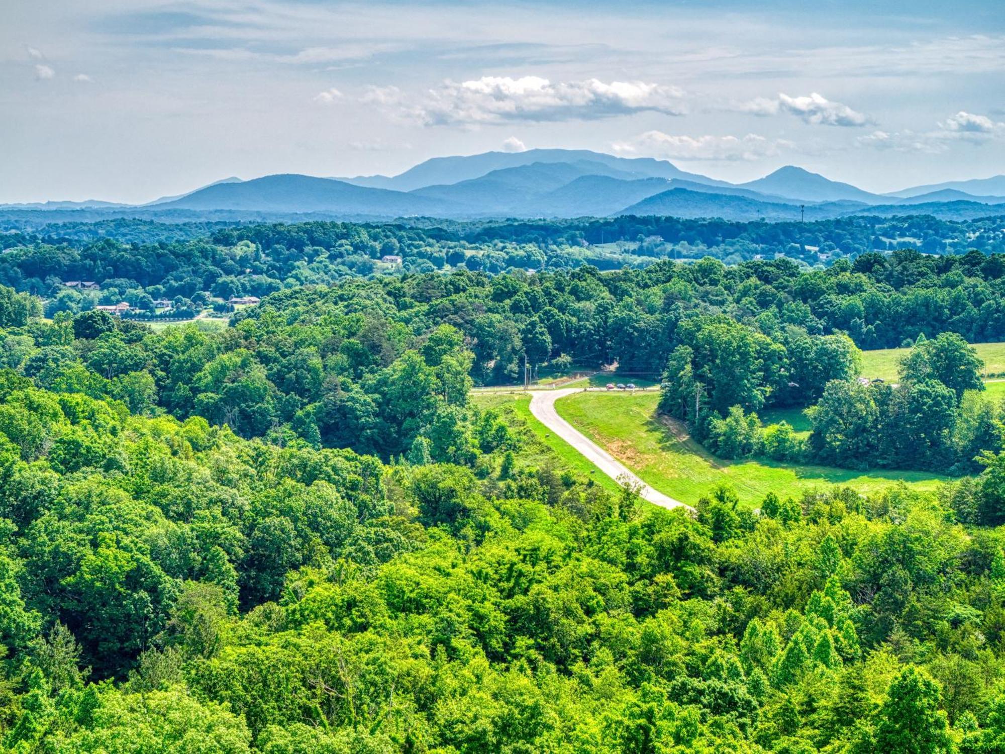 Bridgewood Cabin, Hot Tub, 1089 Of Free Attraction Tickets For Each Paid Day, Dollywood And More! Pigeon Forge Ngoại thất bức ảnh